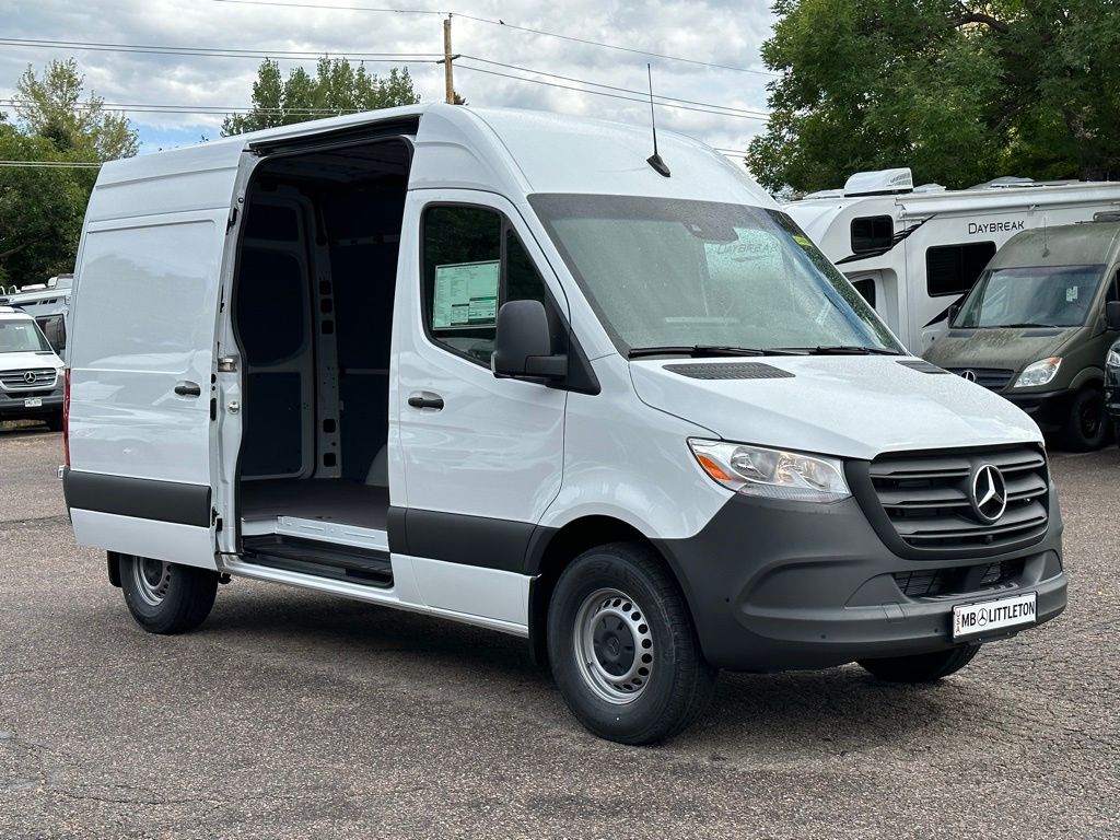 2024 Mercedes-Benz Sprinter 2500 Cargo 144 WB 24