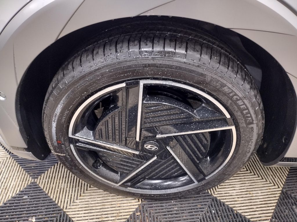 2026 Hyundai Ioniq 5 Limited photo 3