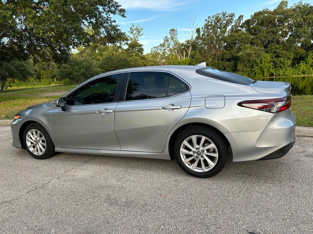 2023 Toyota Camry LE 3