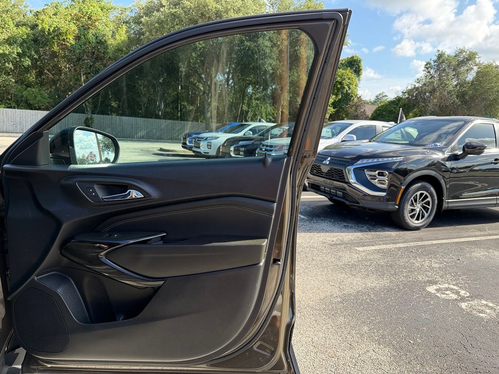 Used 2024 Chevrolet Trax SUV