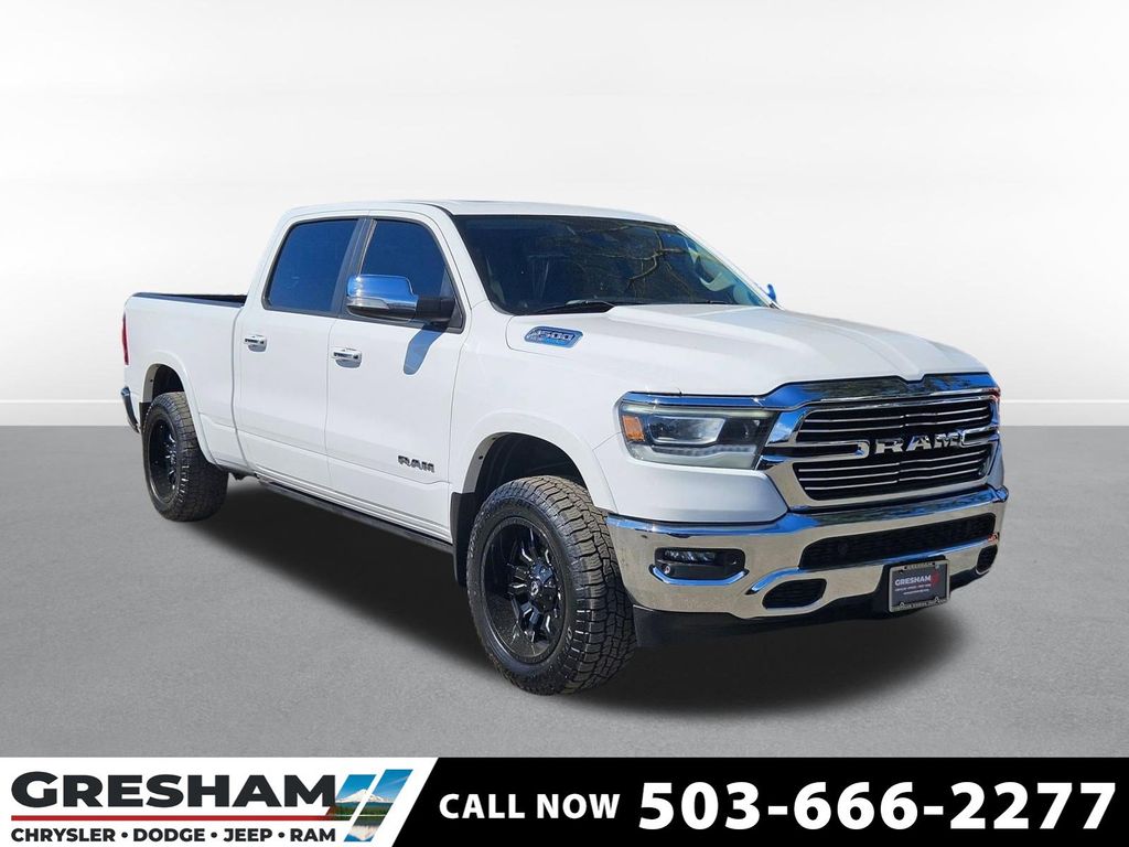 Bright White Clearcoat 2022 RAM 1500 Laramie Crew Cab 4WD Pickup Truck Four-Wheel Drive 8-Speed Automatic