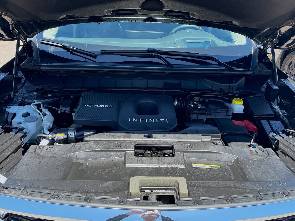 Used 2025 Gray INFINITI LUXE image 32