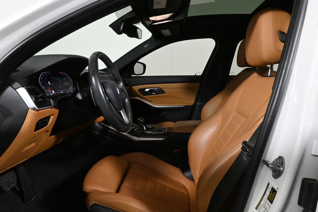 Thumbnail: 2019 BMW 3 Series - 3