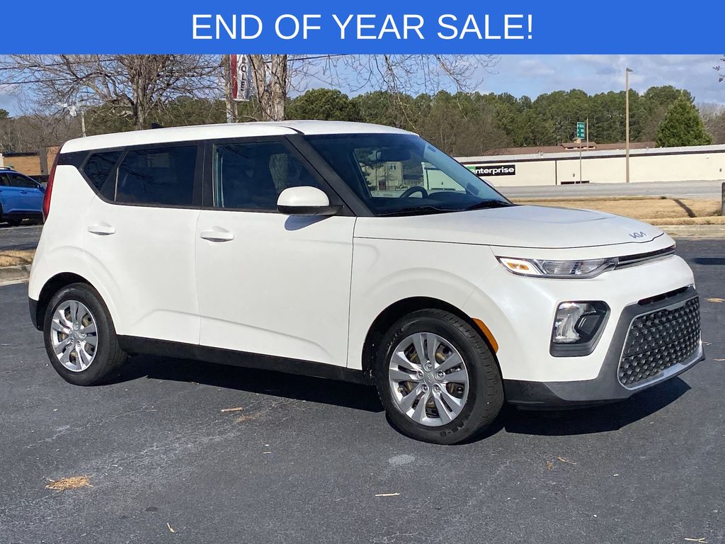 2022 Kia Soul LX's photo