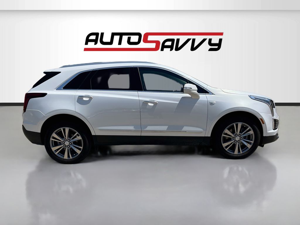 Used 2025 White Cadillac Premium Luxury image 8