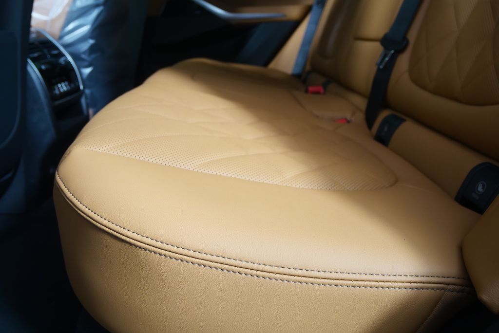 Thumbnail: 2026 BMW X5 - 15