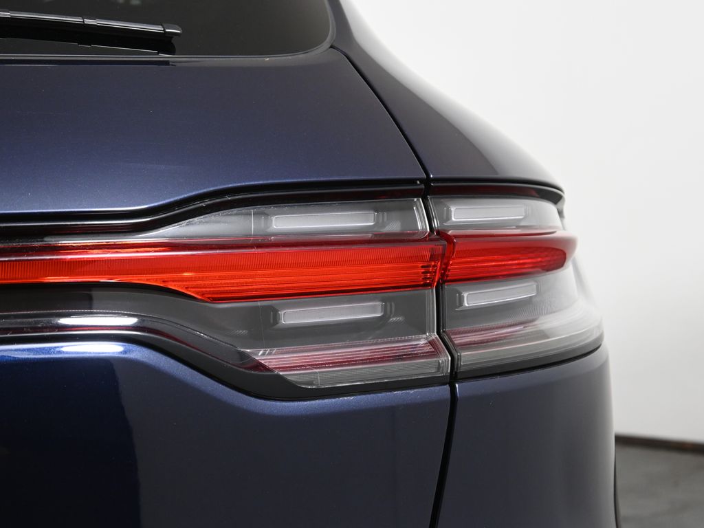 Thumbnail: 2022 Porsche Macan - 13