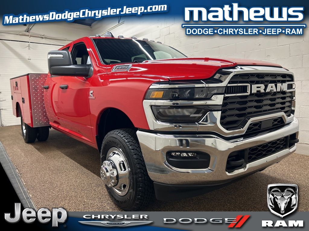 Flame Red Clearcoat 2026 RAM 3500 Chassis Pickup Truck Four-Wheel Drive 8-Speed Automatic