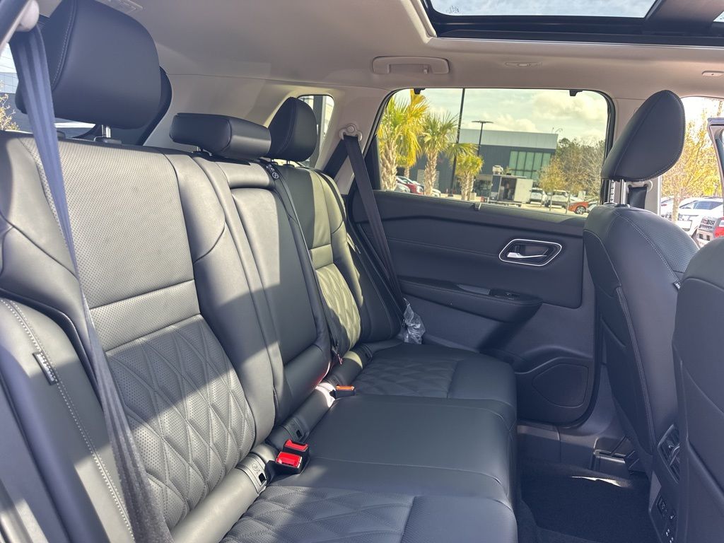 2025 Super Black Nissan Rogue Platinum FWD SUV