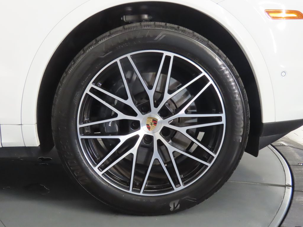 Thumbnail: 2025 Porsche Cayenne - 11