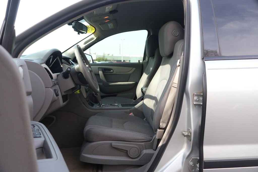 Thumbnail: 2016 Chevrolet Traverse - 31