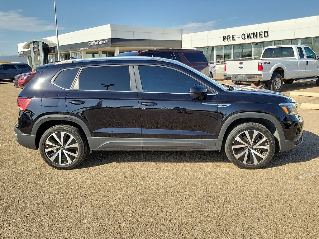 2024 Volkswagen Taos 1.5T SE - 11