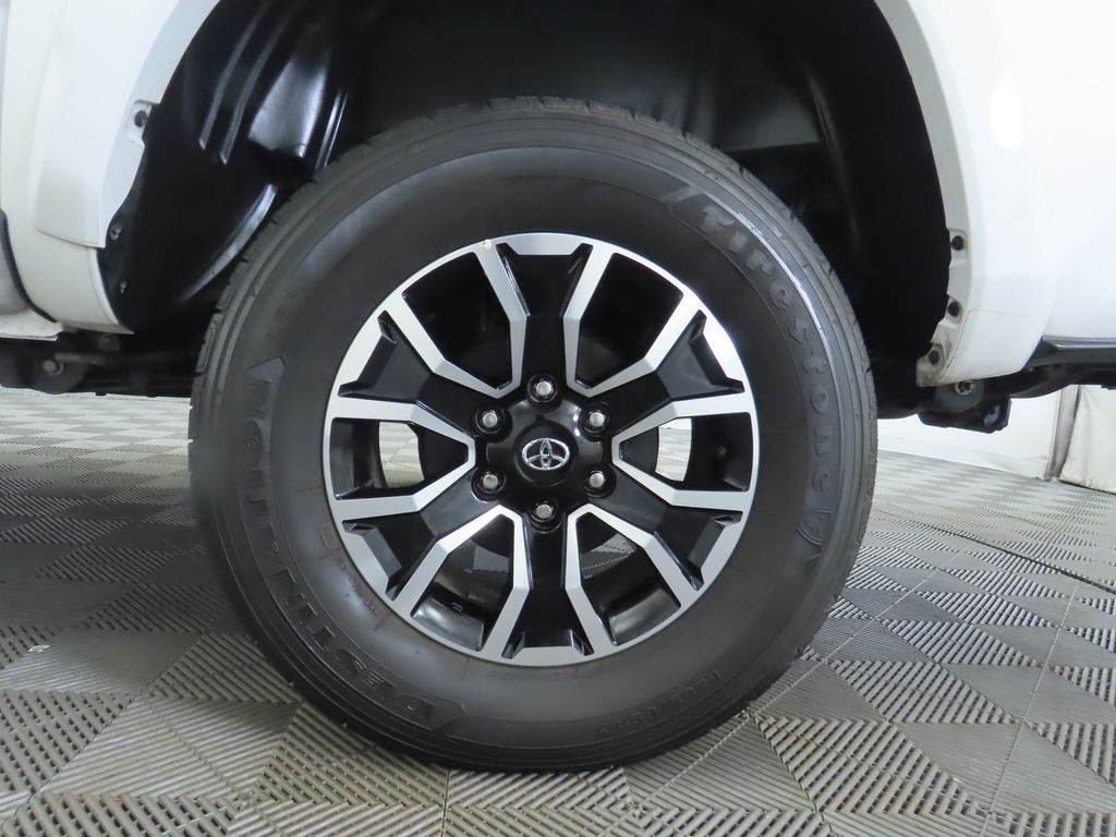 Thumbnail: 2023 Toyota Tacoma - 32