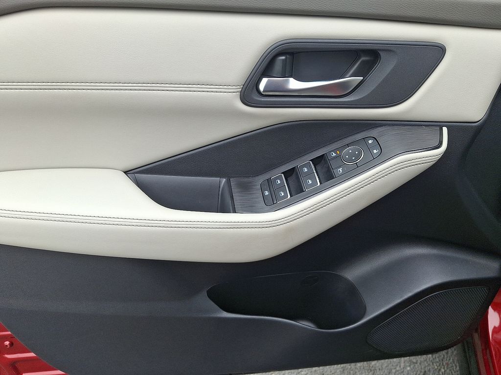 2024 Nissan Rogue SL 13