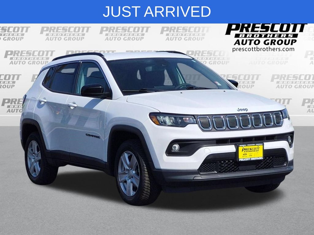 Bright White Clearcoat 2022 Jeep Compass SUV / Crossover Four-Wheel Drive 9-Speed Automatic