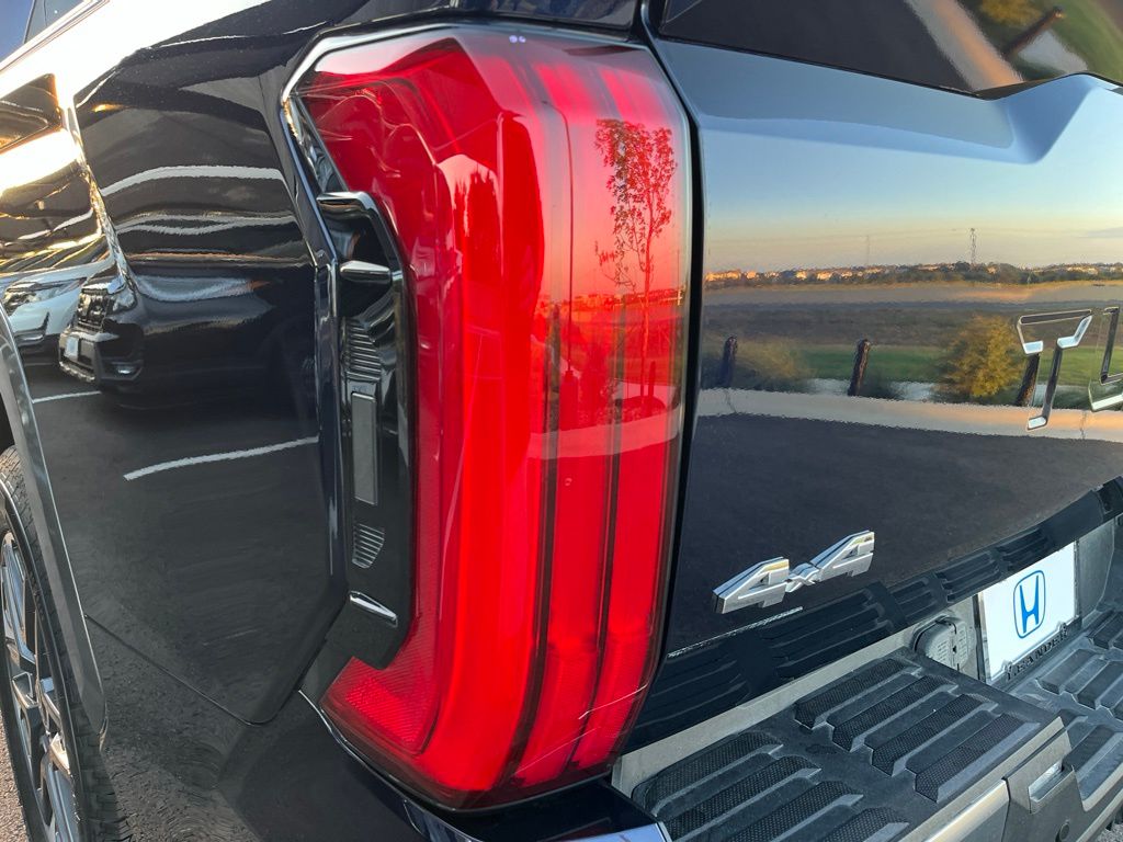 Thumbnail: 2024 Toyota Tundra - 7