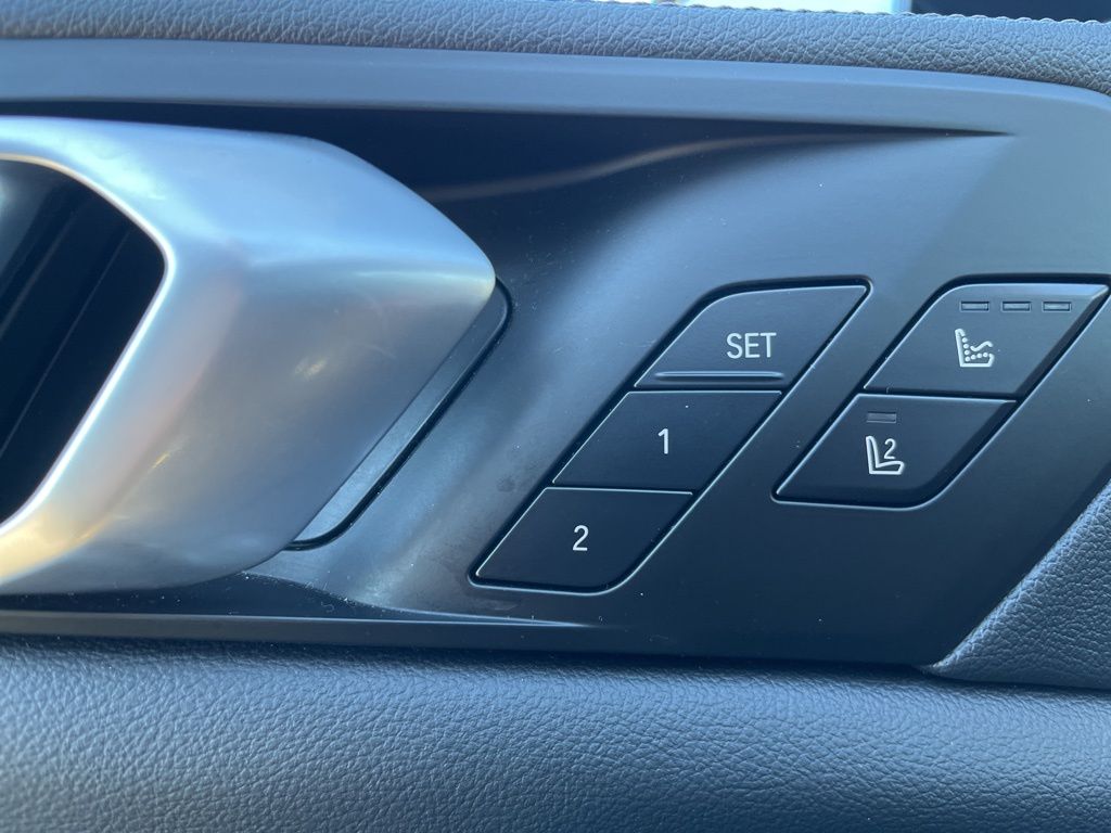 Thumbnail: 2022 BMW X5 - 12