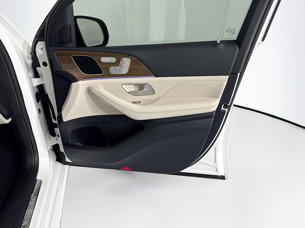 Thumbnail: 2026 Mercedes-Benz GLE - 27