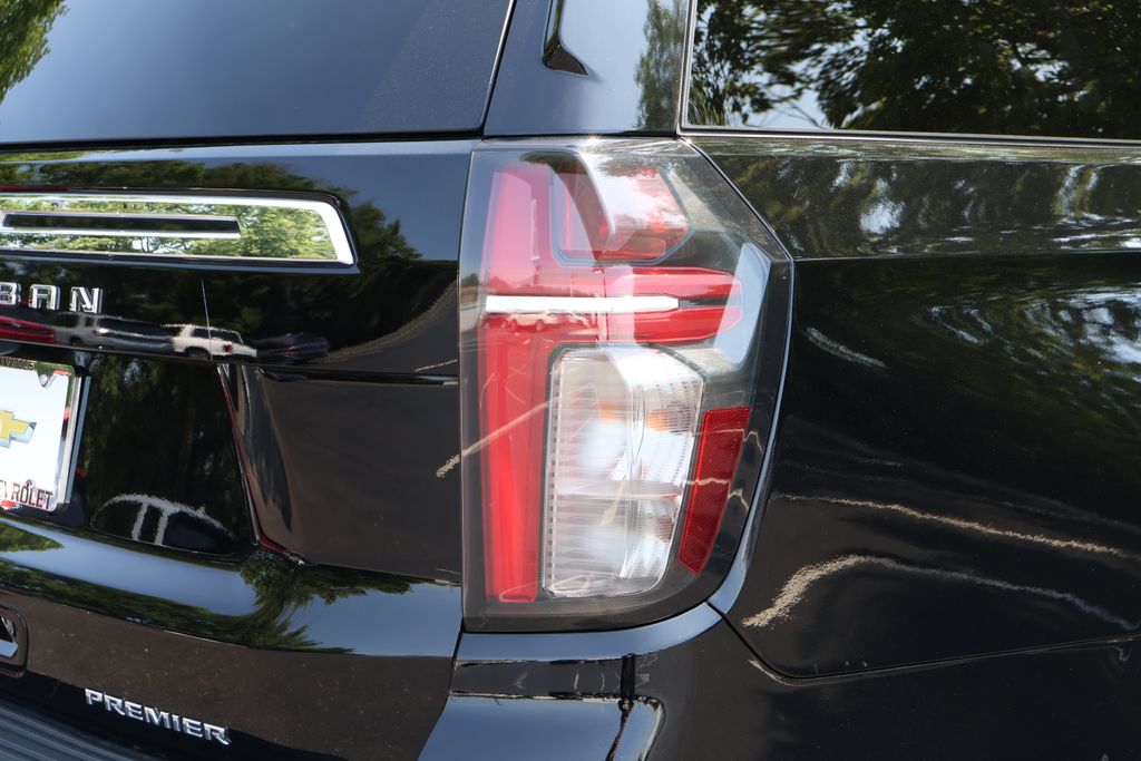 Thumbnail: 2023 Chevrolet Suburban - 10