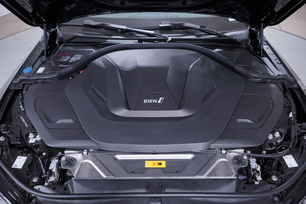 Thumbnail: 2026 BMW i4 - 14