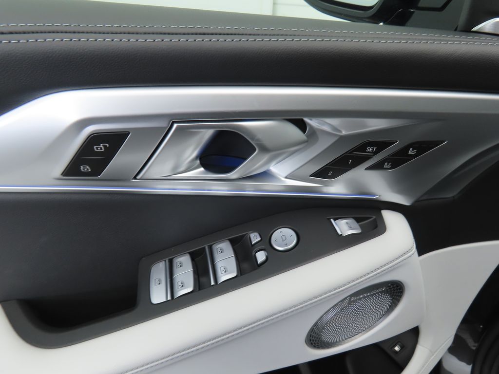 Thumbnail: 2026 BMW XM - 23