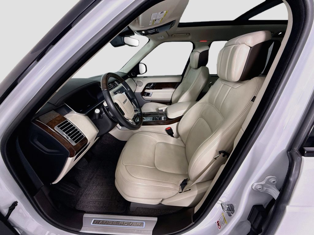 Thumbnail: 2020 Land Rover Range Rover - 20