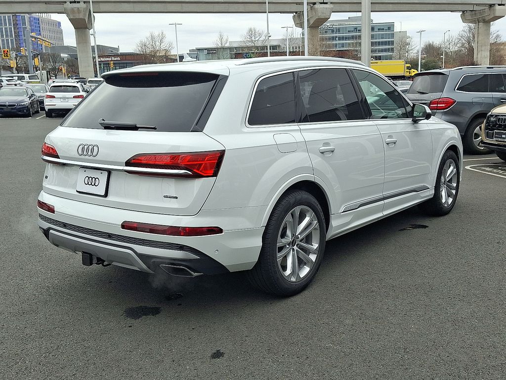 Thumbnail: 2026 Audi Q7 - 3