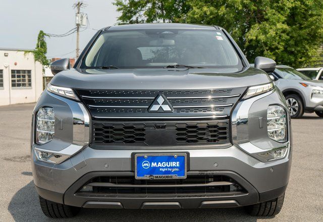 2023 Mitsubishi Outlander SE Gray at Subaru and VW of Moon Township