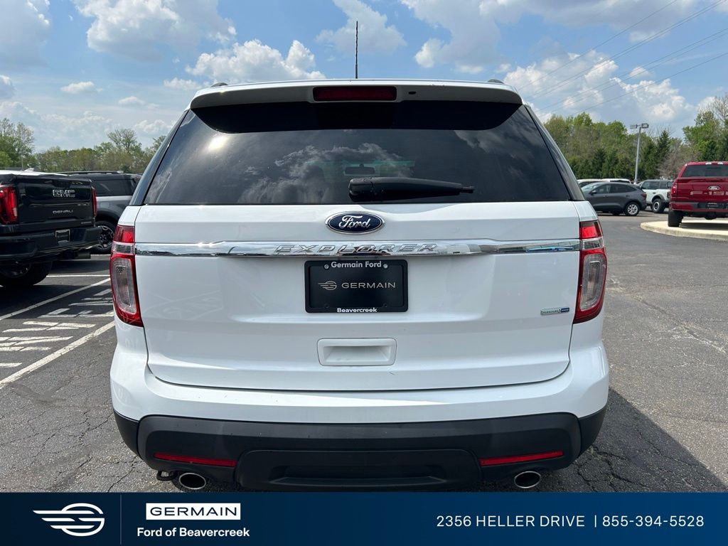 View vehicle photo 7