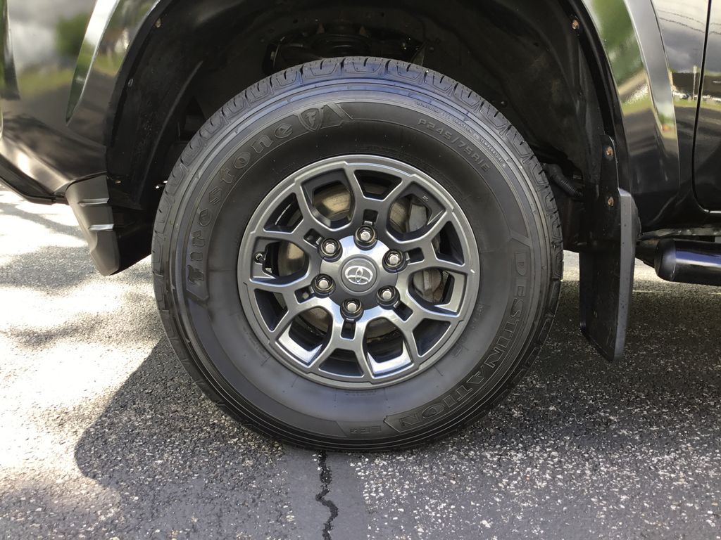 2018 Toyota Tacoma SR5 9
