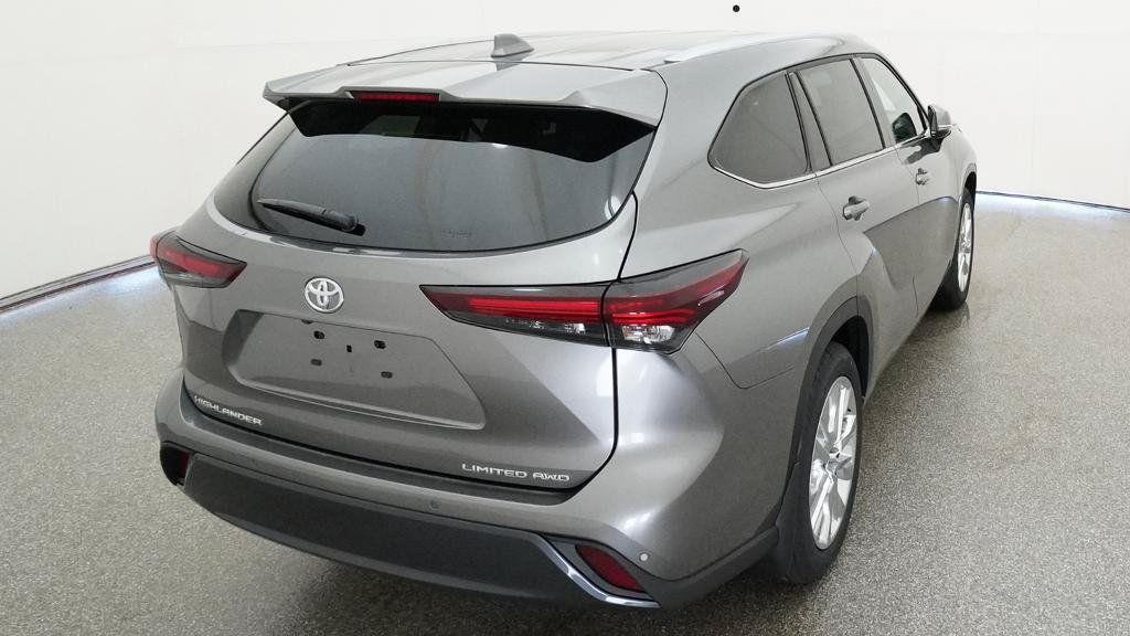 Thumbnail: 2026 Toyota Highlander - 23