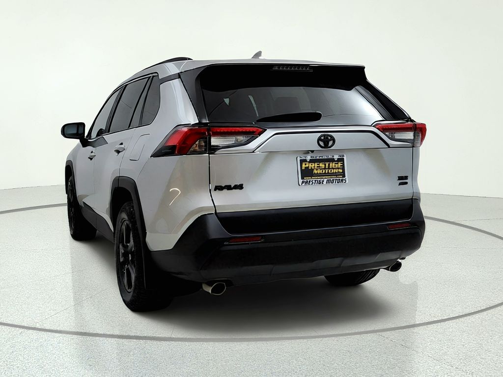 View vehicle photo 6
