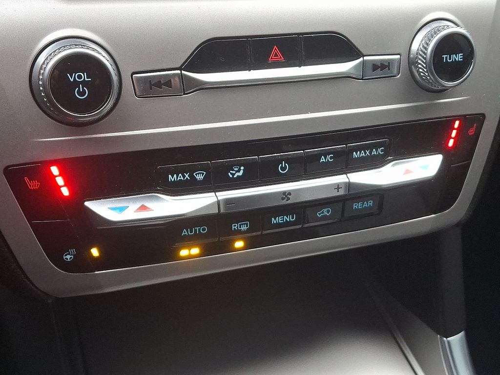 Thumbnail: 2023 Ford Explorer - 16