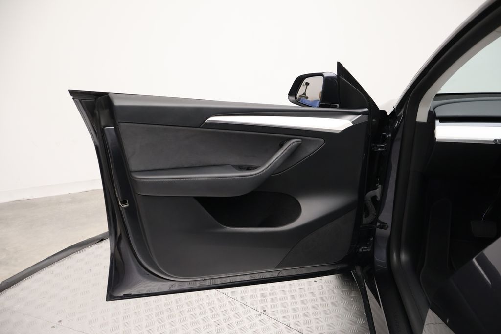 Thumbnail: 2025 Tesla Model Y - 16