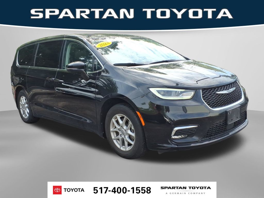 Used 2024 Black Chrysler Touring L image 5