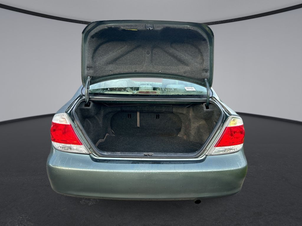 Thumbnail: 2005 Toyota Camry - 26