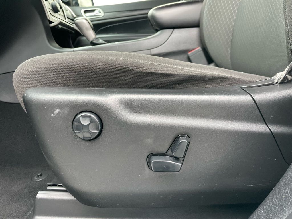 Thumbnail: 2021 Jeep Grand Cherokee - 24