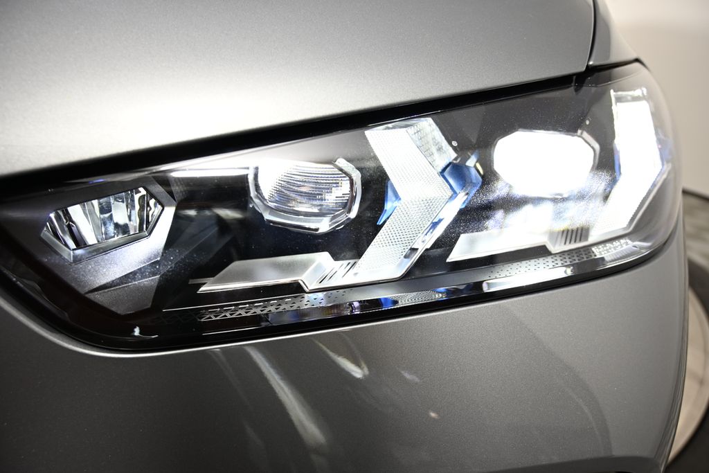 Thumbnail: 2026 BMW X5 - 9