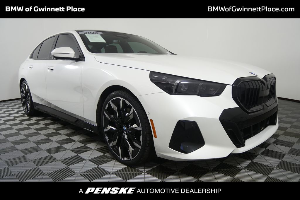 Mineral White Metallic 2025 BMW 5 Series Sedan Rear-Wheel Drive 8-Speed Automatic
