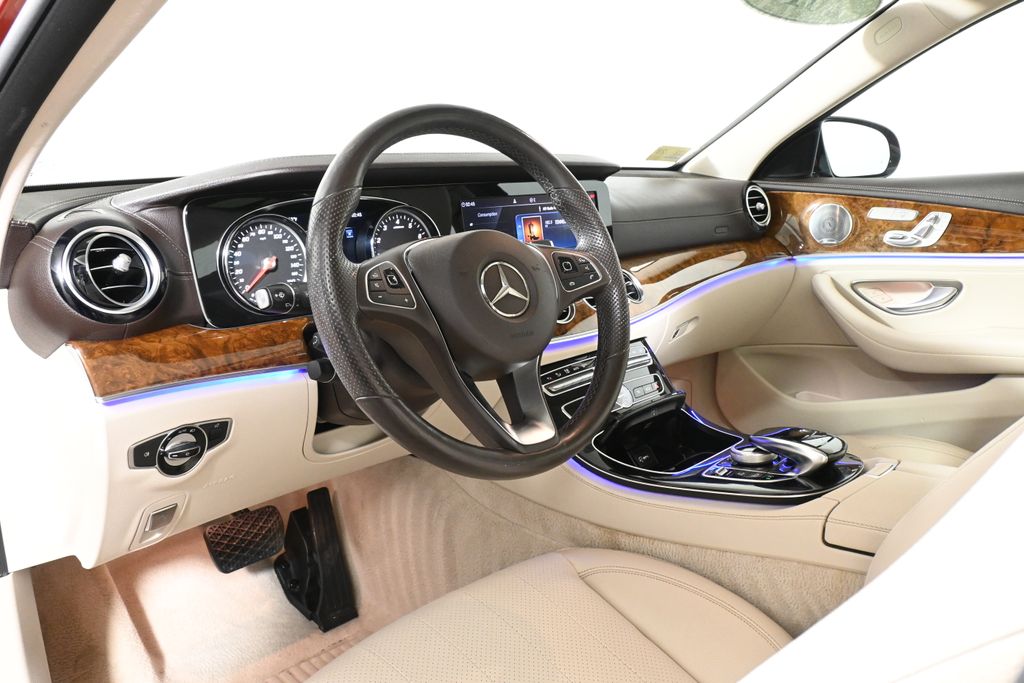 Thumbnail: 2018 Mercedes-Benz E-Class - 15