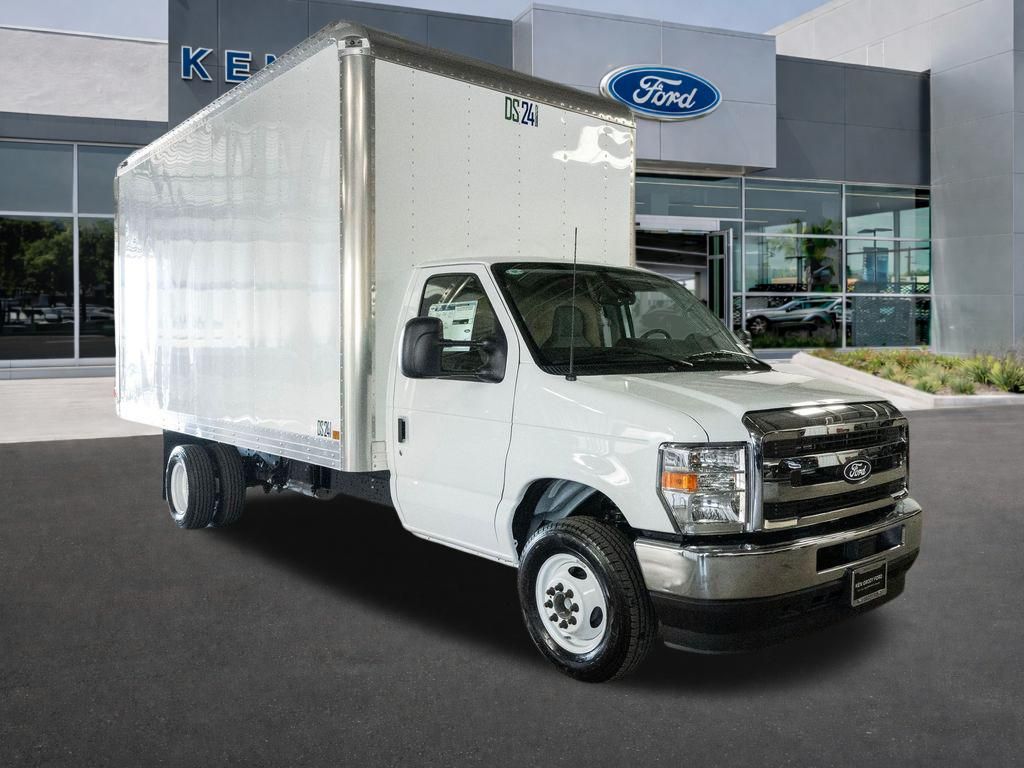 2026 Ford E-Series Chassis E-450 SD Cutaway 158 DRW RWD