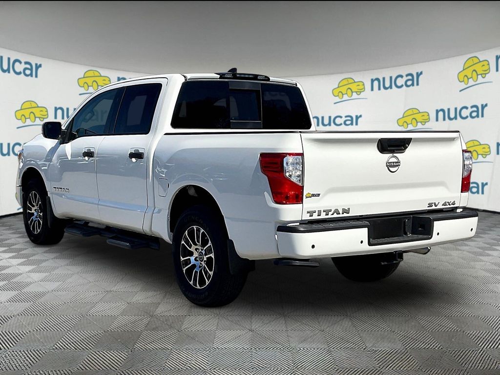 2024 Nissan Titan — photo 4