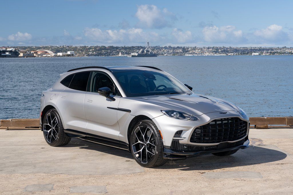 2026 Aston Martin DBX 707