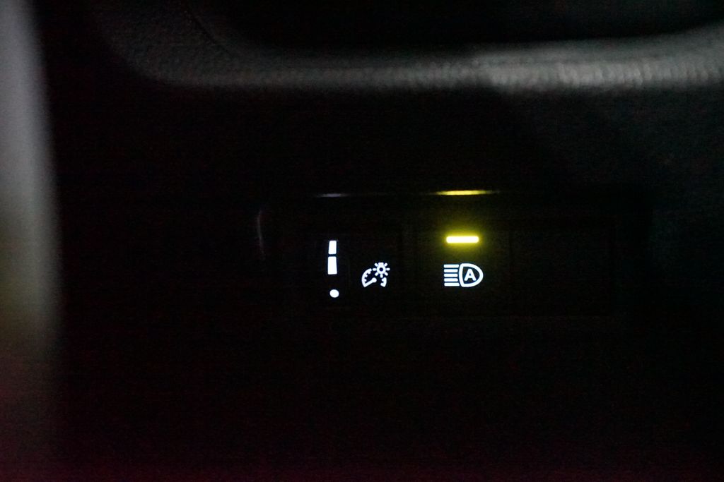 Thumbnail: 2023 Toyota RAV4 - 23