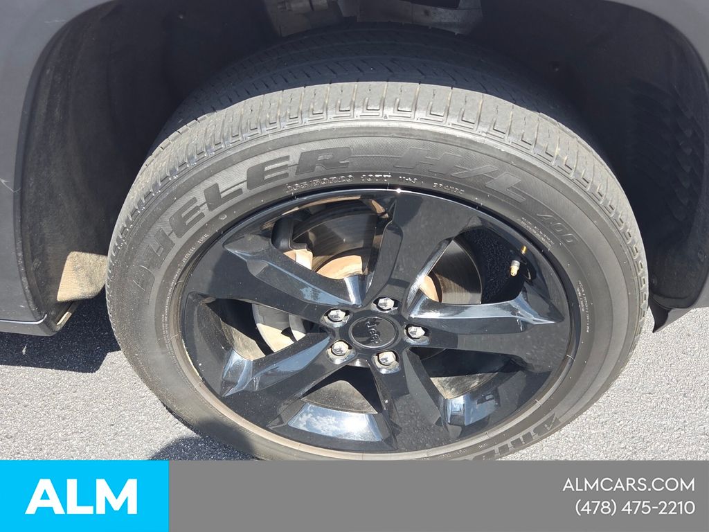 Used 2023 White Jeep Altitude image 20