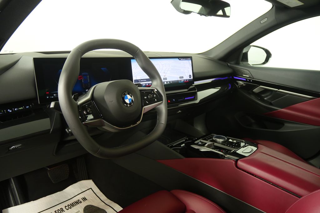 Thumbnail: 2025 BMW 5 Series - 13