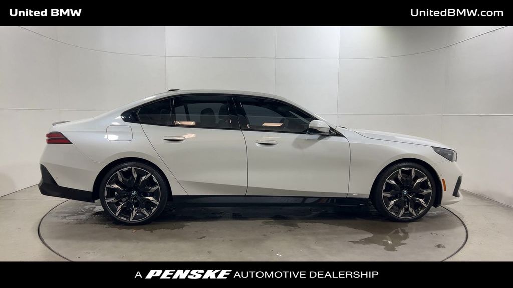 Thumbnail: 2025 BMW 5 Series - 9
