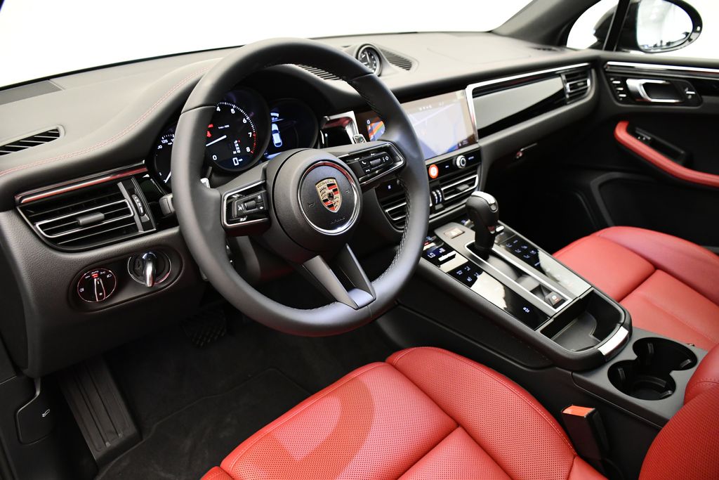 Thumbnail: 2025 Porsche Macan - 4