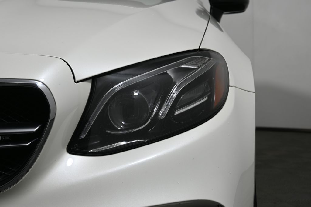 Thumbnail: 2019 Mercedes-Benz E-Class - 17
