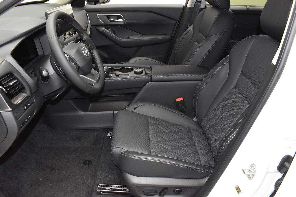 Thumbnail: 2026 Nissan Rogue - 13